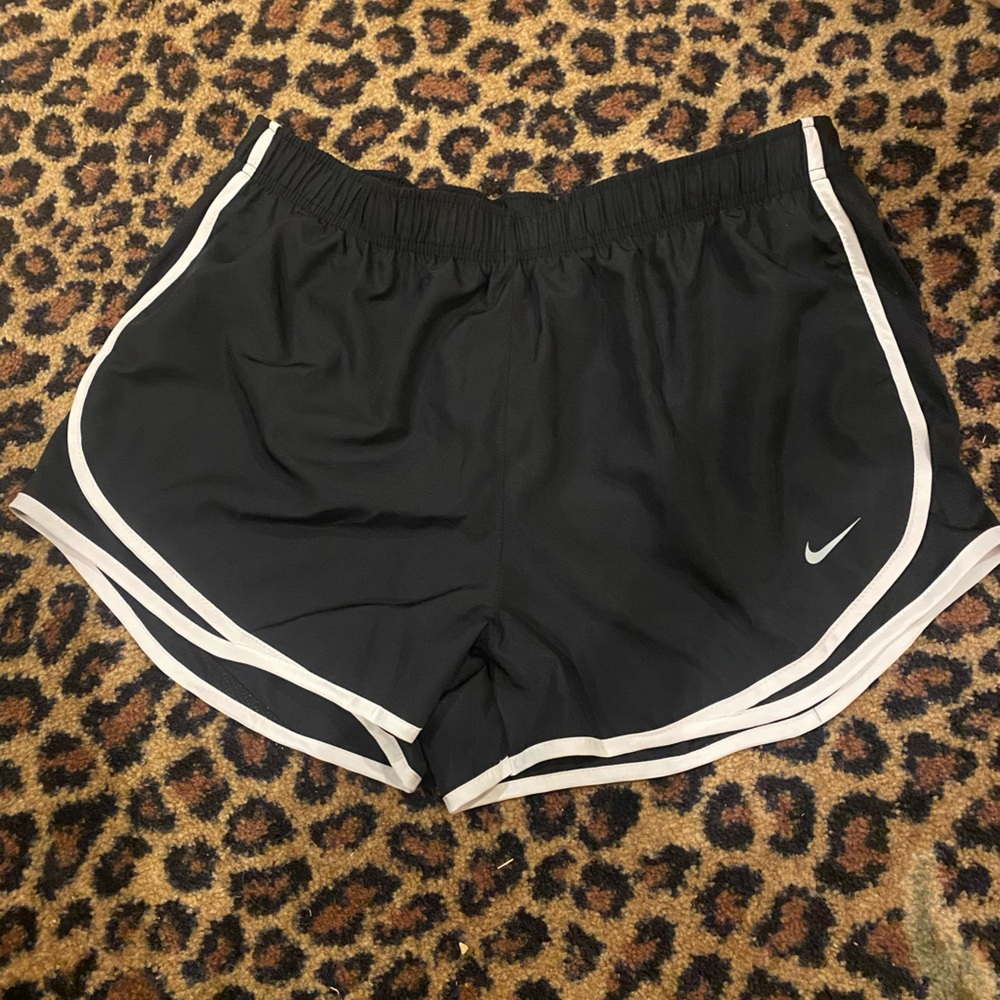 Nike Tempo Black and White Women's Shorts-Size XL-NWT